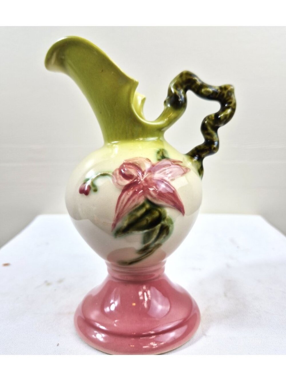 Vintage Hull Art Pottery USA W 6-6 1/2 Floral Ewer Pitcher Vase Trillium